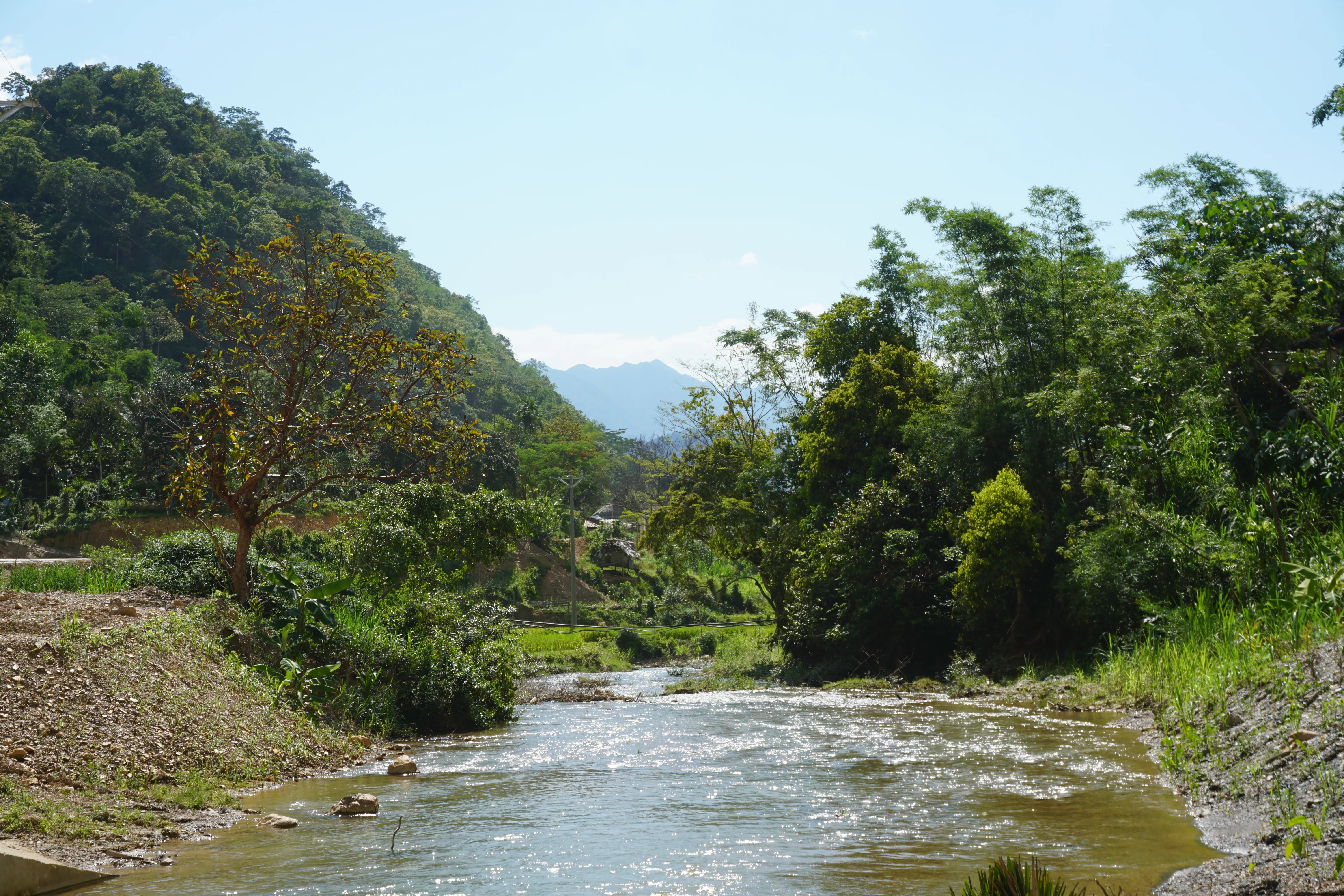 Northern Vietnam 9-Day Cycling: Hmong Homelands, Pù Luông & Song Da Lake